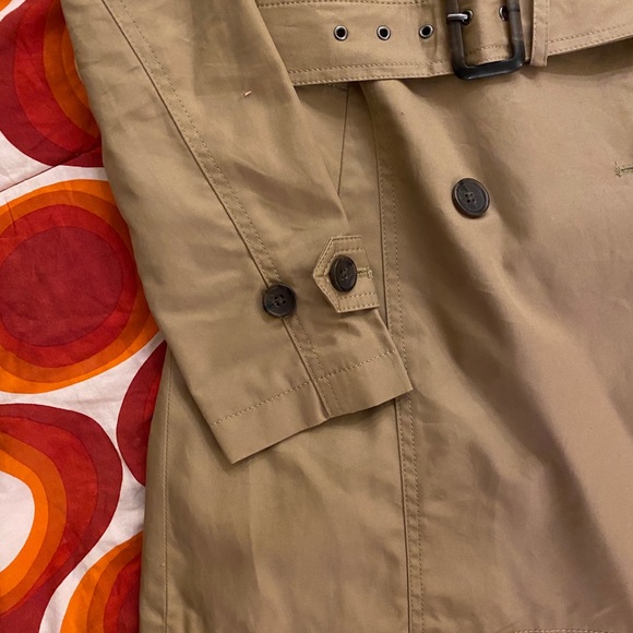 NWT- Banana Republic Classic Tan Trench - Picture 10 of 10